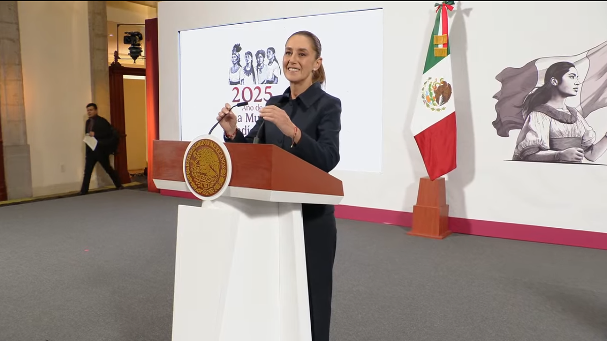 La Presidenta en una nueva Mañanera del Pueblo desde el Palacio Nacional.