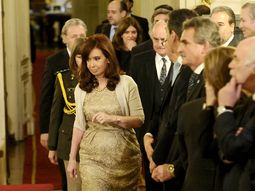En plena negociación con los buitres, CFK ratifica que no habrá default