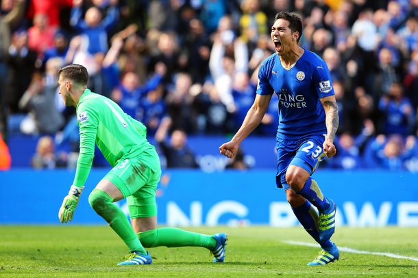 El argentino Ulloa le dio un agónico empate al puntero Leicester