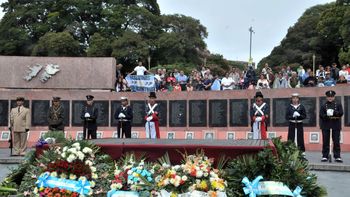 funcionario de las malvinas tildo de enfermos a homenajes por la guerra funcionario de las malvinas tildo de enfermos a homenajes por la guerra