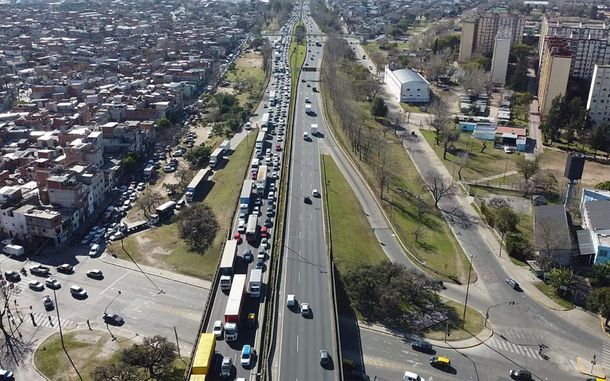 Autopista Dellepiane.