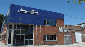 La Comisión de Promoción y Defensa de la Competencia deberá definir si la fusión Minerva-Marfrig es un riesgo para la industria frigorífica uruguaya. La Comisión de Promoción y Defensa de la Competencia deberá definir si la fusión Minerva-Marfrig es un riesgo para la industria frigorífica uruguaya.