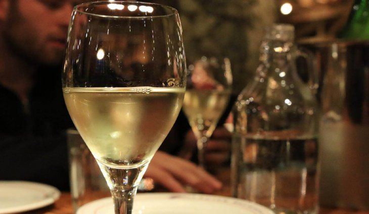 Bajó el consumo interno de vinos en 2021