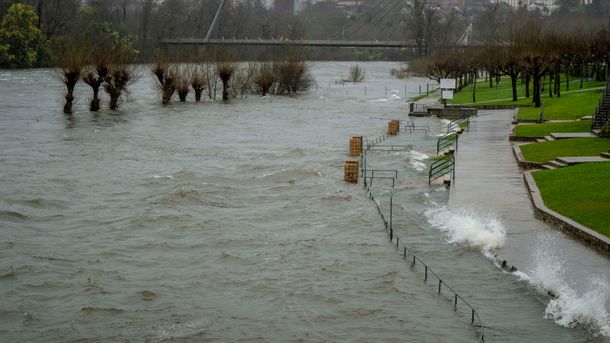 Tormentón Nils: avanza la arrasadora borrasca que ya dejó un muerto y a 900.000 casas sin luz