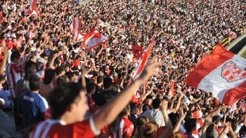 insolito: la directiva de instituto pide dinero a sus hinchas para pagarle al plantel insolito: la directiva de instituto pide dinero a sus hinchas para pagarle al plantel