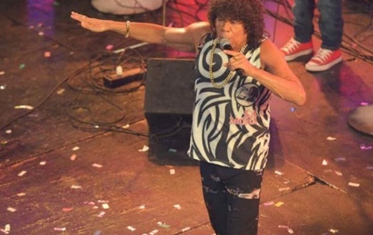 La Mona Jiménez desvinculó a todos sus músicos por la falta de shows