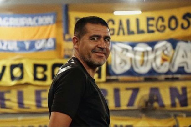 Boca: apareció un pasacalle de apoyo para Riquelme