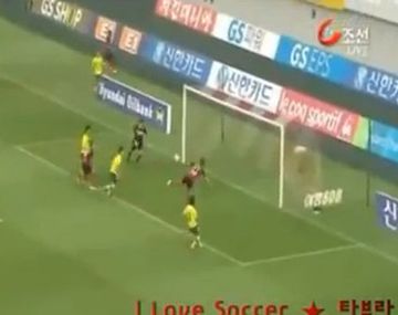 A lo Higuita: Mao Molina y un golazo de escorpión