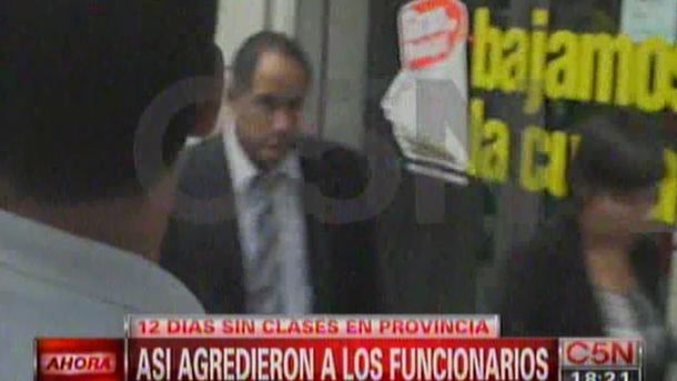 Así agredieron a la ministra Silvina Batakis tras la reunión con docentes