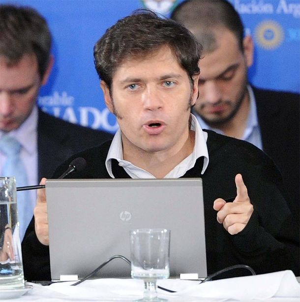 Kicillof viaja a Francia para renegociar la deuda argentina