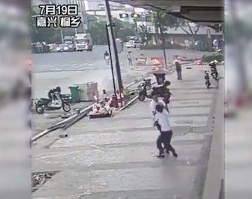 Viral: un hombre atrapó a una nena que cayó desde un quinto piso