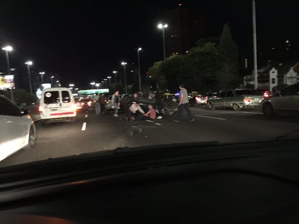 Caos de tránsito por choque en General Paz: dos menores heridos