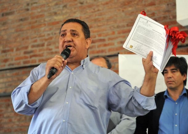 Indagatoria para DElía por discriminar a Schoklender