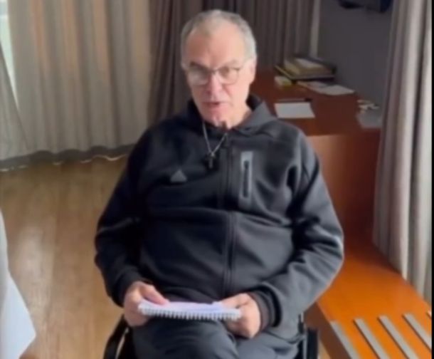 El Loco Bielsa saludó con admiración y respeto a Maxi Rodríguez