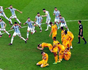 Otamendi le hizo el Topo Gigio a los holandeses