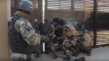 video: asi fue el allanamiento en la casa que jose lopez tiene en tigre video: asi fue el allanamiento en la casa que jose lopez tiene en tigre