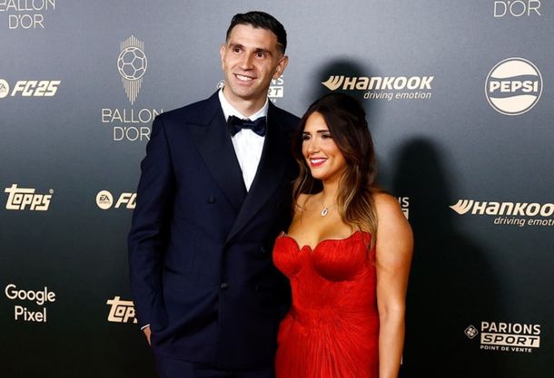 Los silbidos de los franceses a Dibu Martínez en la gala del Balón de Oro