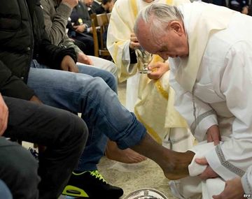 Francisco lavará los pies de doce discapacitados