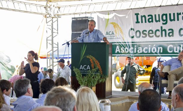 Fernando Mattos invitó a celebrar el júbilo de la cosecha.