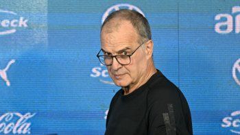 uruguay: los memes por la conferencia de prensa de bielsa uruguay: los memes por la conferencia de prensa de bielsa