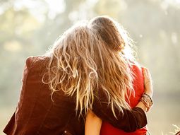 La Justicia autorizó a una mujer a casarse con la ex esposa de su papá muerto La Justicia autorizó a una mujer a casarse con la ex esposa de su papá muerto