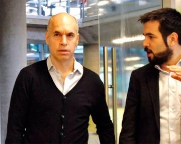 Con fuertes recortes