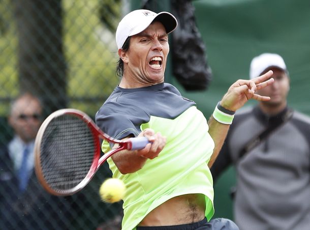 Buen debut argentino en París: Carlos Berlocq y Juan Mónaco avanzaron sin problemas