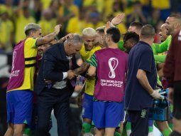 Tite explicó por qué bailó con los jugadores en el festejo de un gol de Brasil