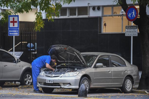 La reparaci&oacute;n de autos pasa a ser actividad esencial en el marco del aislamiento social o cuarentena administrada