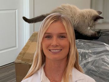 El nuevo video de la intimidad de Fini Lanusse: Mamá trabaja muy duro