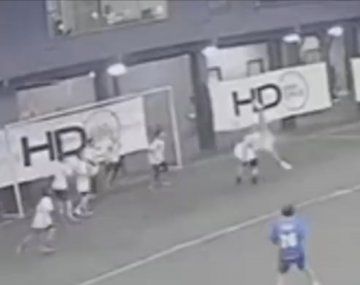 Luis Suárez alquiló una cancha para su hijo