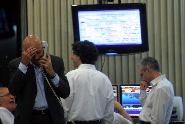 La Bolsa porteña bajó otros 2,6% arrastrada por la caída del crudo