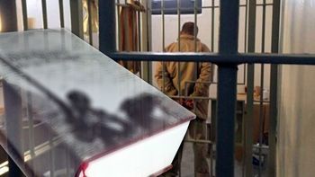 ¿que libro le dieron a el chapo para levantarle el animo? ¿que libro le dieron a el chapo para levantarle el animo?