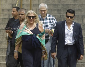 Carrió saliendo de Comodoro Py