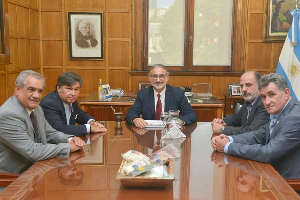 El ministro de Agricultura