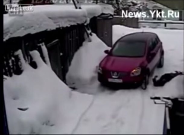 Día de furia: su vecina le rayó el auto y para vengarse la atropelló tres veces