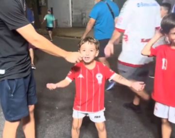 El nene hincha de Huracán que se volvió viral: ¿Qué pasó River? La tienen...