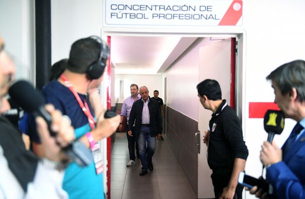 DOnofrio y Angelici ya están reunidos en Paraguay: Conmebol ratificó que la final se jugará