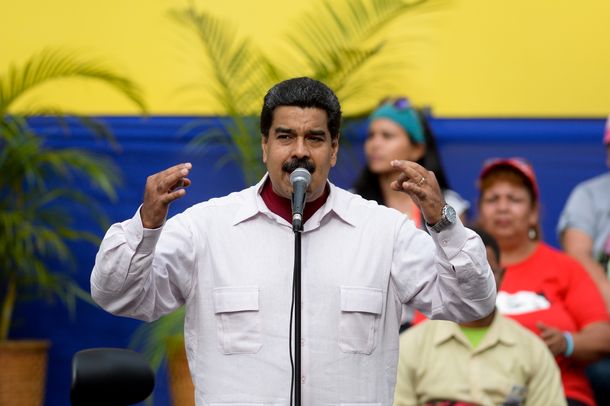La oposición dice que logró validar firmas para revocatorio contra Maduro