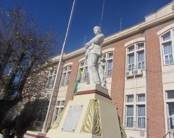 Aíslan a más de 200 alumnos de un colegio de Quilmes por un nuevo brote de coronavirus