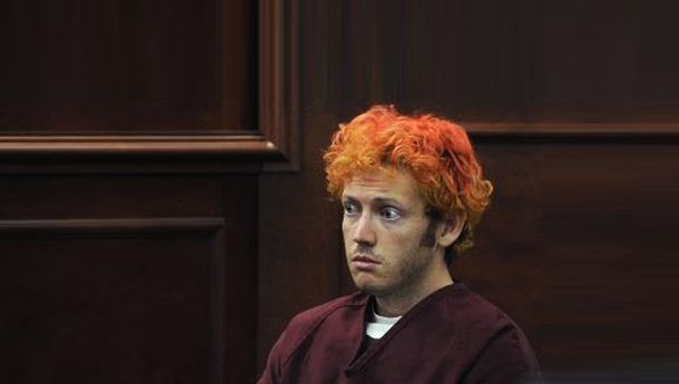 Holmes consiguió pertrechos de guerra a través de internet