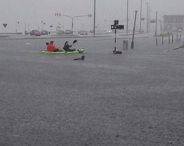 Fuerte temporal en Mar del Plata: 108 evacuados y barrios sin luz