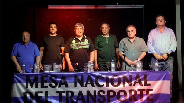 Representantes sindicales de la Mesa Nacional del Transporte.
