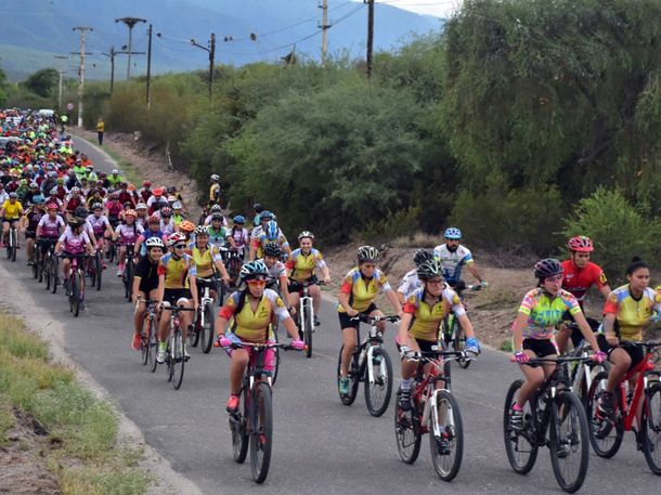 Salta: choque de peregrinos que iban en bicicleta en plena ruta dejó al menos tres heridos