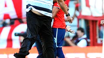 gallego, picante: estuvo mas complicado contra velez gallego, picante: estuvo mas complicado contra velez