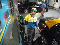 el gobierno congelo por seis meses el precio de las naftas el gobierno congelo por seis meses el precio de las naftas