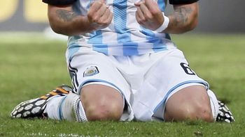 biglia: nosotros tenemos que ayudar a messi para ver su mejor version biglia: nosotros tenemos que ayudar a messi para ver su mejor version