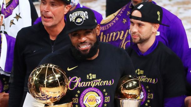 Con LeBron James como MVP, Los Ángeles Lakers aplastó a Miami y es el campeón de la NBA