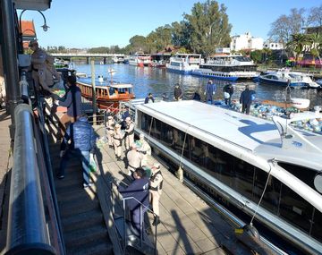 Nueva entrega de alimentos en el Delta de Tigre