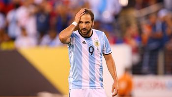 la reunion mas esperada: sampaoli visito a gonzalo higuain, que podria volver a la seleccion la reunion mas esperada: sampaoli visito a gonzalo higuain, que podria volver a la seleccion